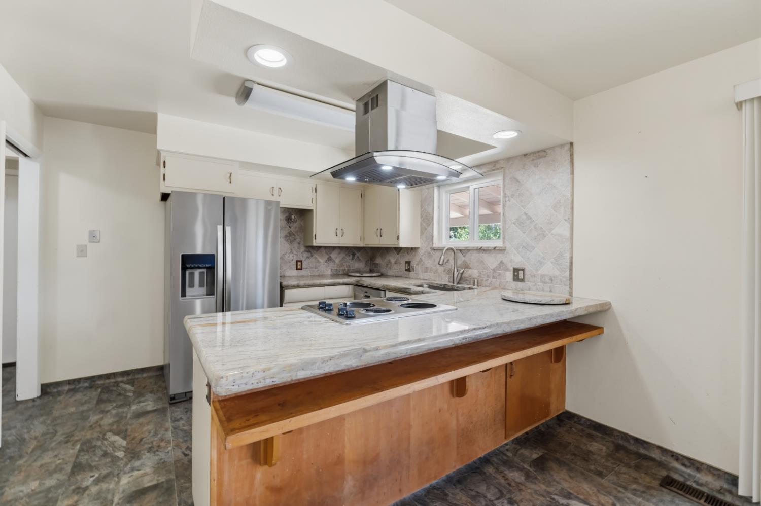 2530 W Fir Ave, Fresno, CA 93711