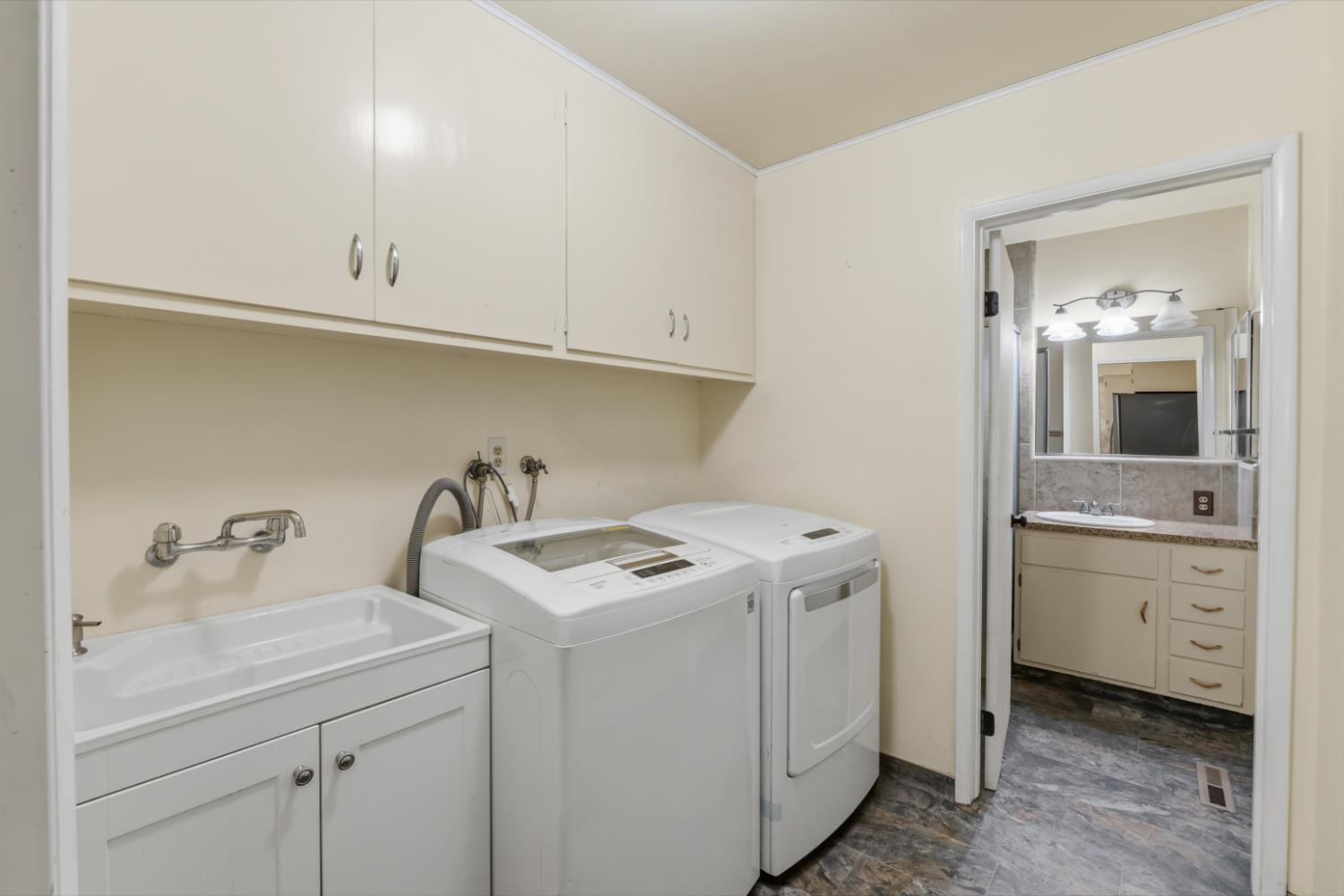2530 W Fir Ave, Fresno, CA 93711