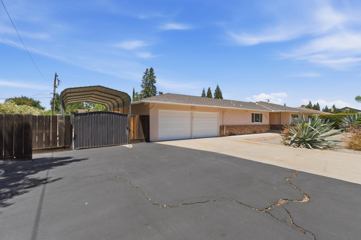 2530 W Fir Ave, Fresno, CA 93711