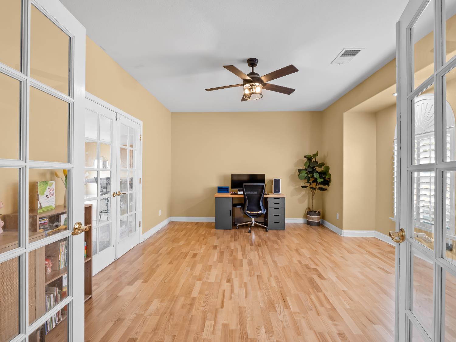 6319 Lupine Dr, Sanger, CA 93657