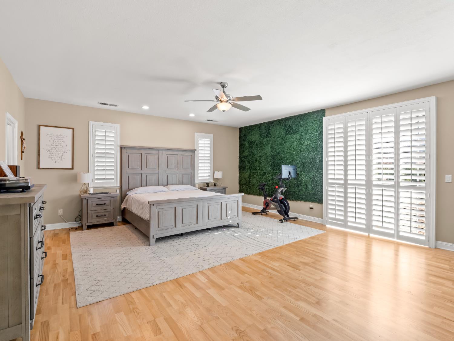 6319 Lupine Dr, Sanger, CA 93657