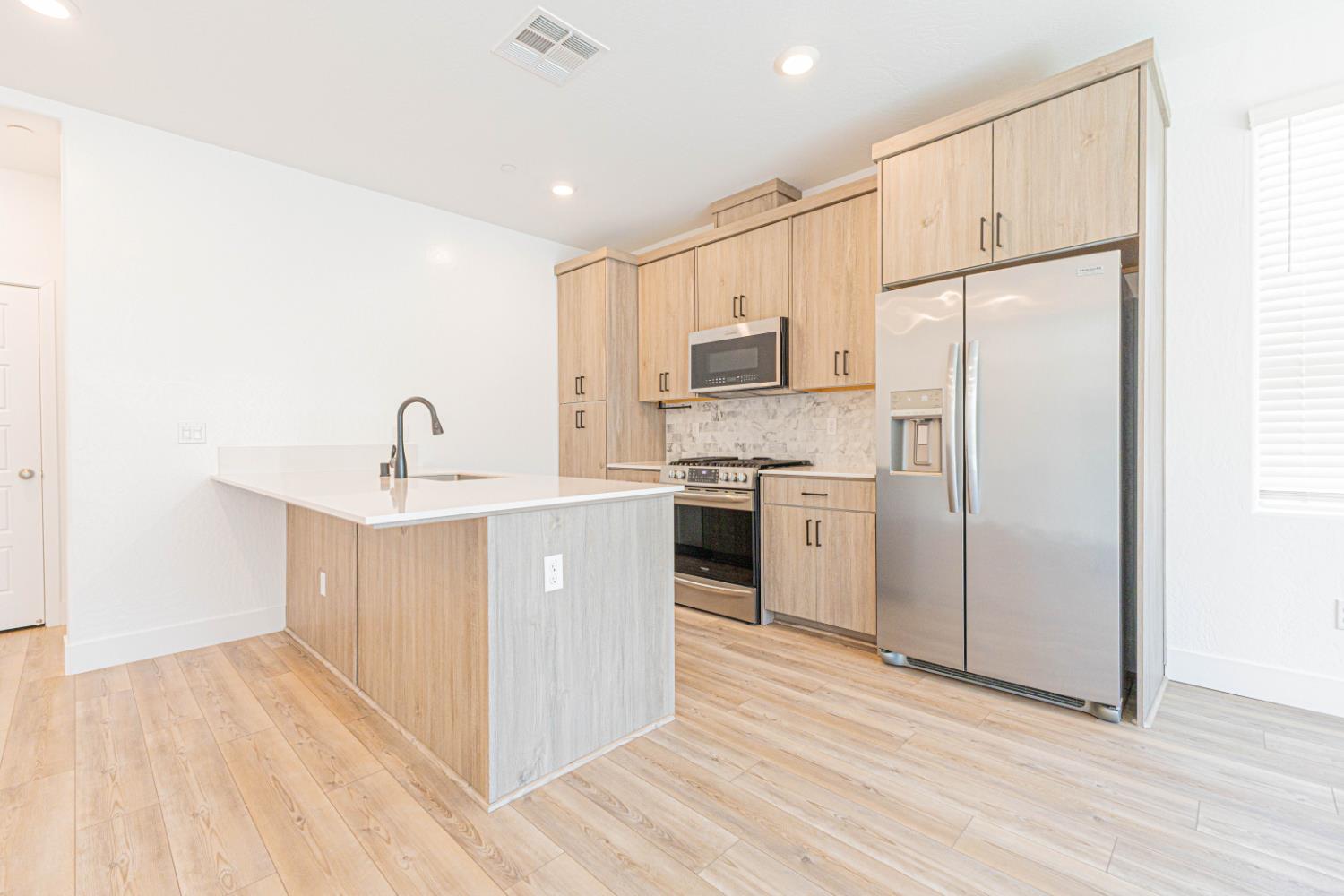 480 Balsam, Clovis, CA 93611