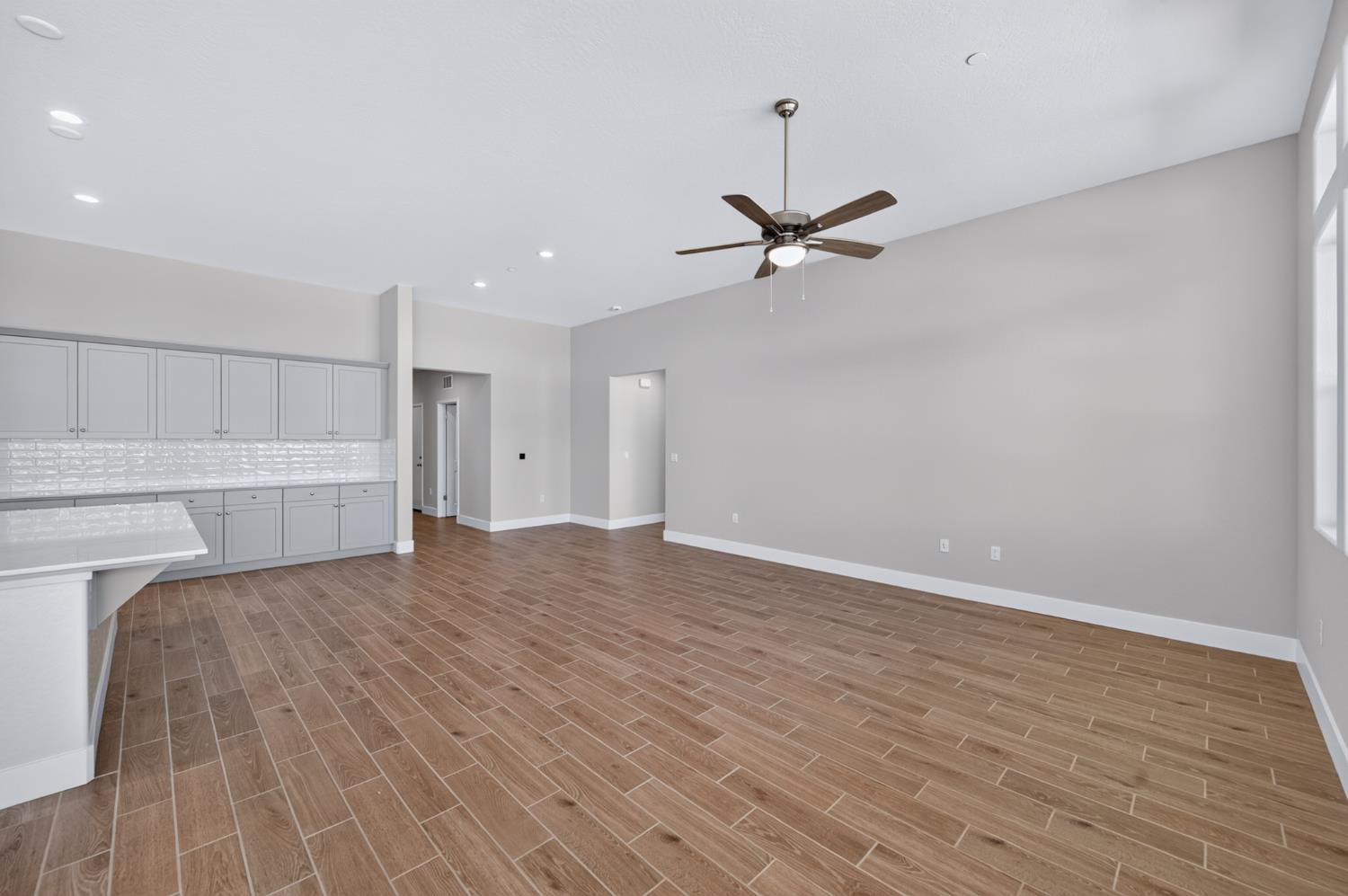 952 Peters Rd S, Madera, CA 93636