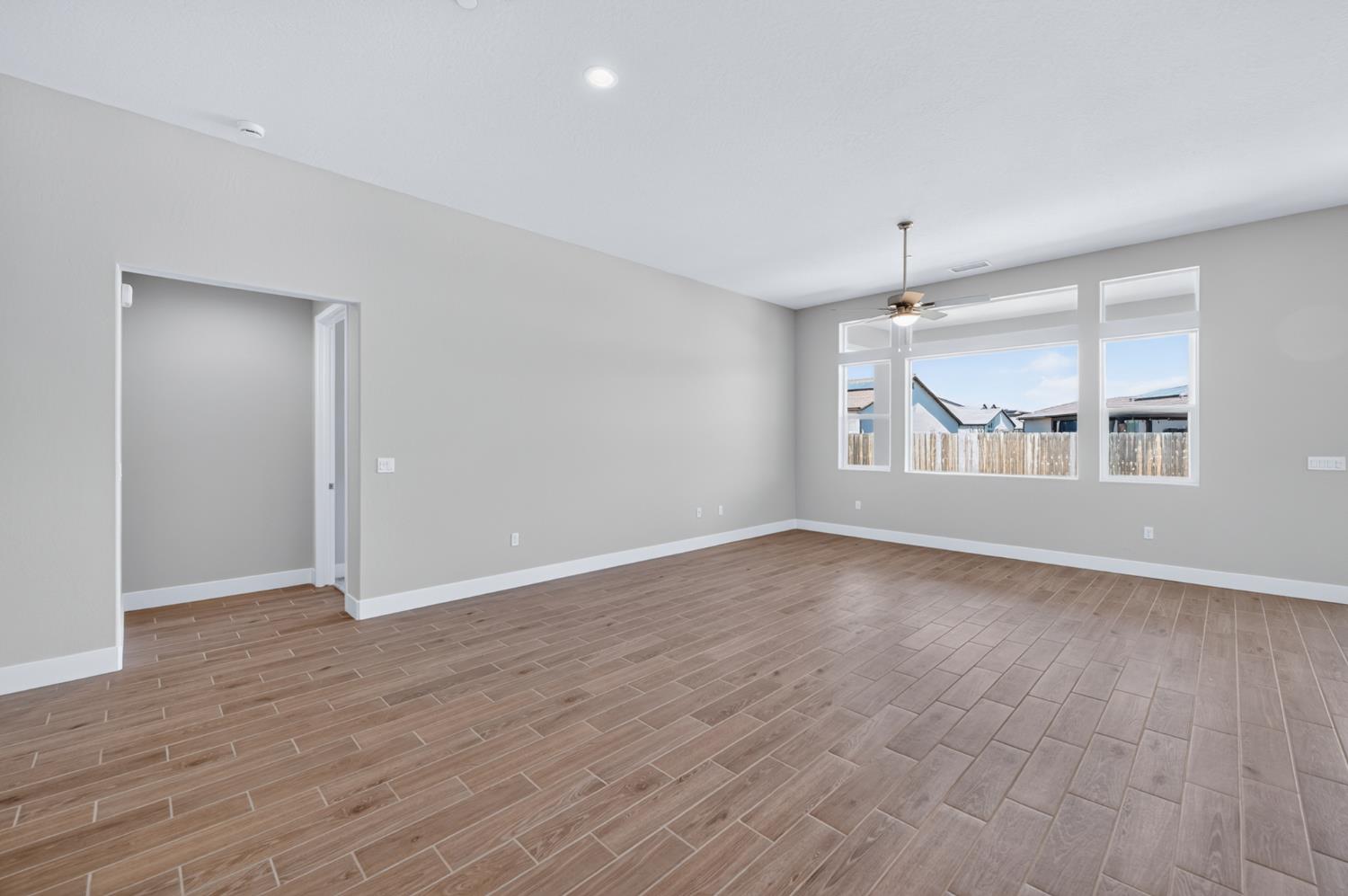 952 Peters Rd S, Madera, CA 93636