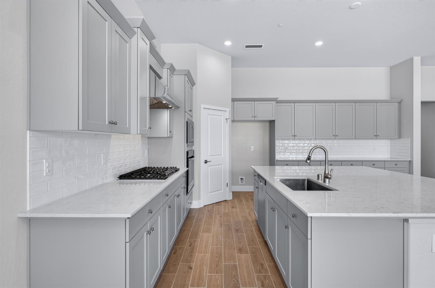 952 Peters Rd S, Madera, CA 93636