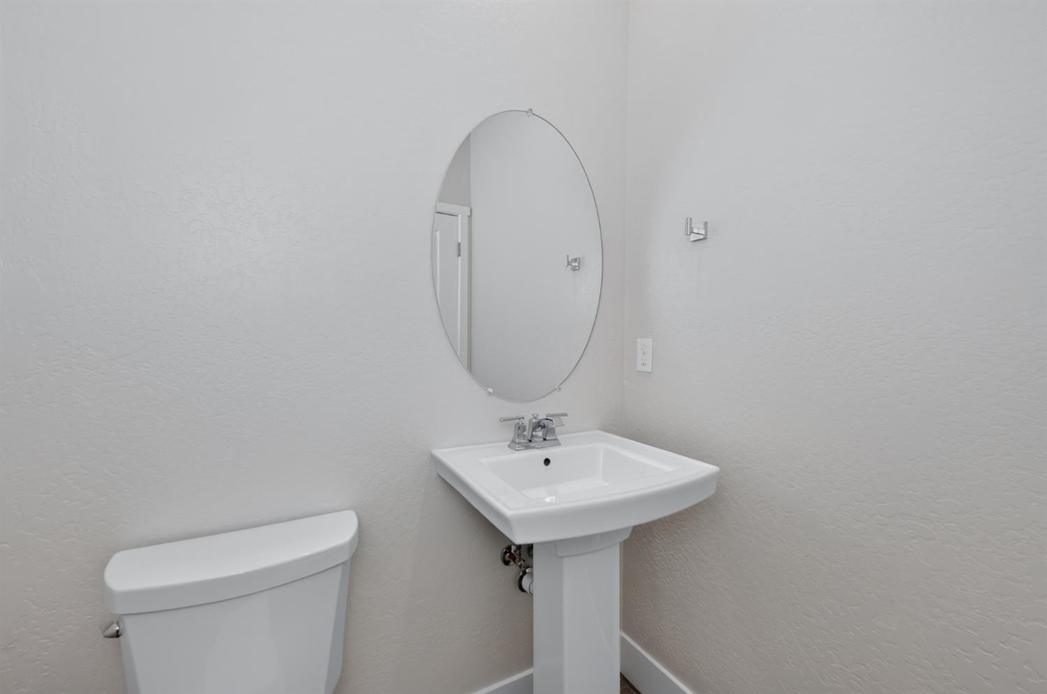 952 Peters Rd S, Madera, CA 93636