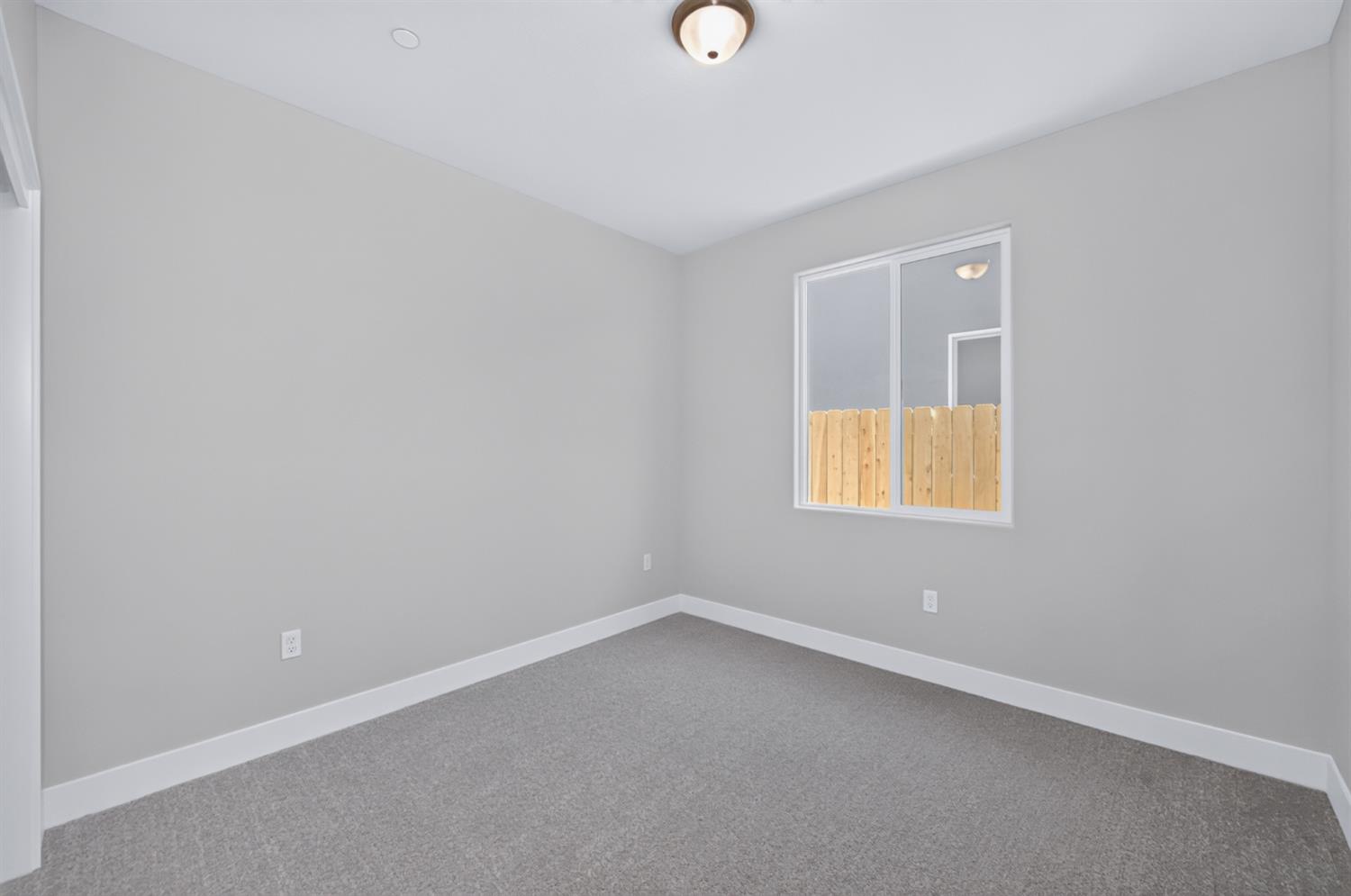 952 Peters Rd S, Madera, CA 93636