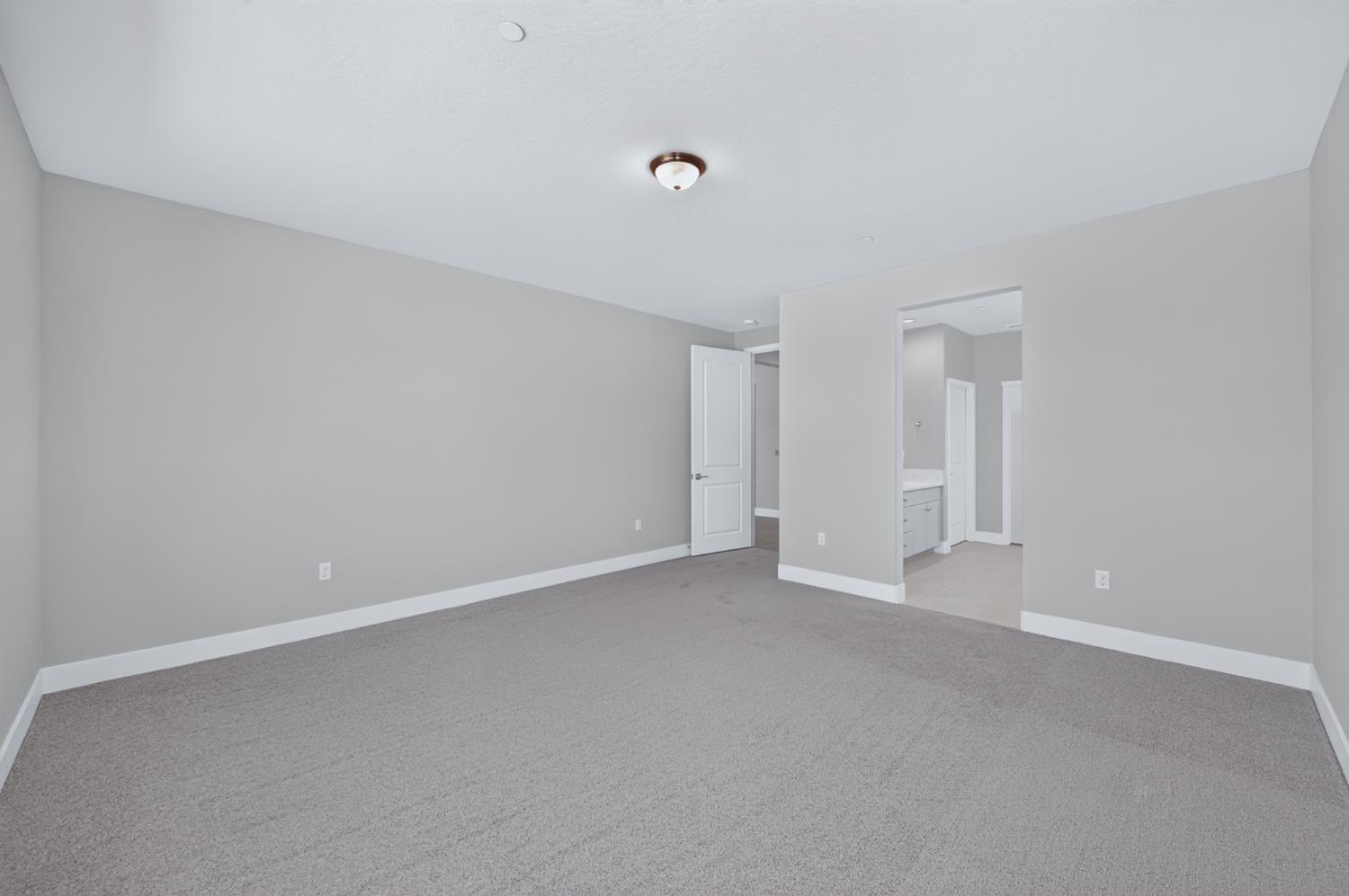 952 Peters Rd S, Madera, CA 93636