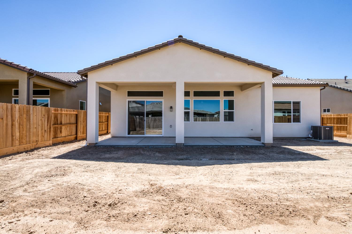 952 Peters Rd S, Madera, CA 93636