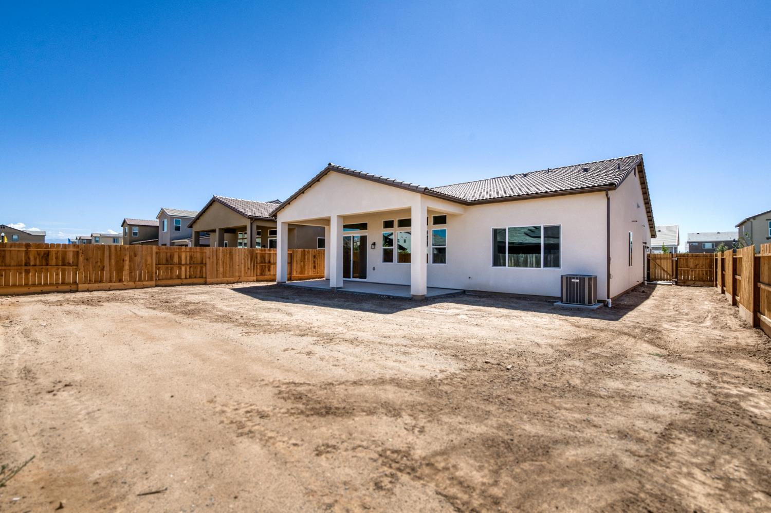 952 Peters Rd S, Madera, CA 93636