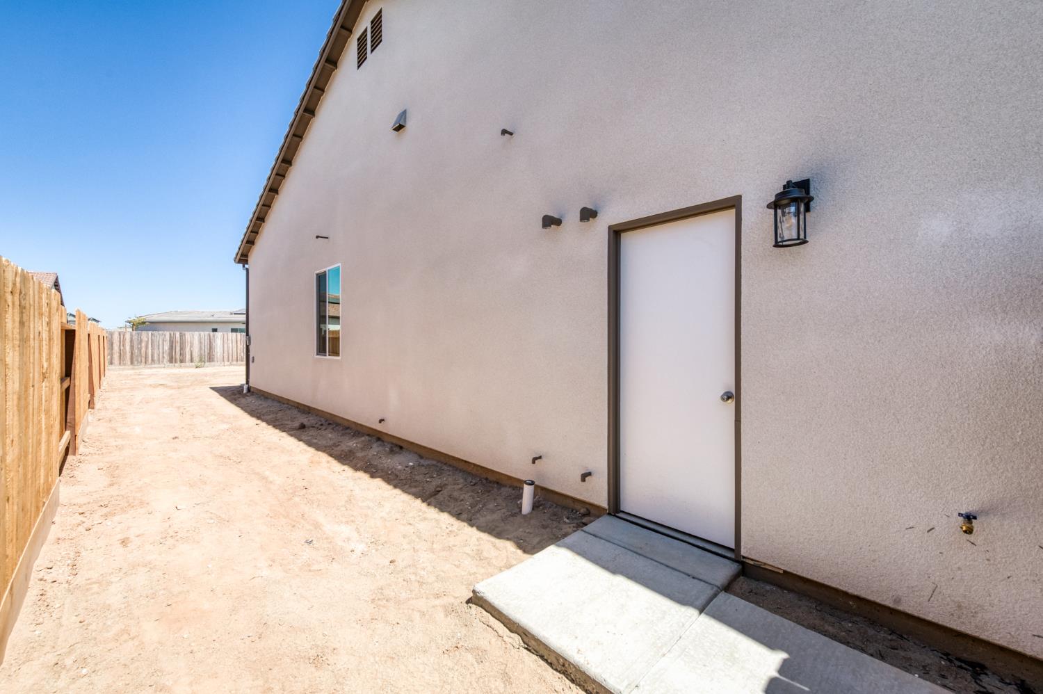 952 Peters Rd S, Madera, CA 93636