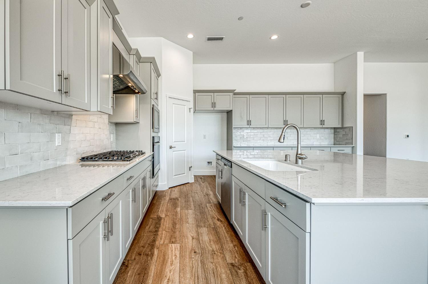 967 Talus Way S, Madera, CA 93636