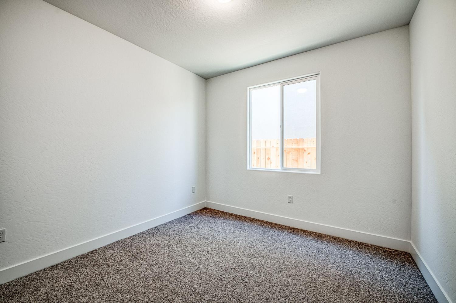 967 Talus Way S, Madera, CA 93636