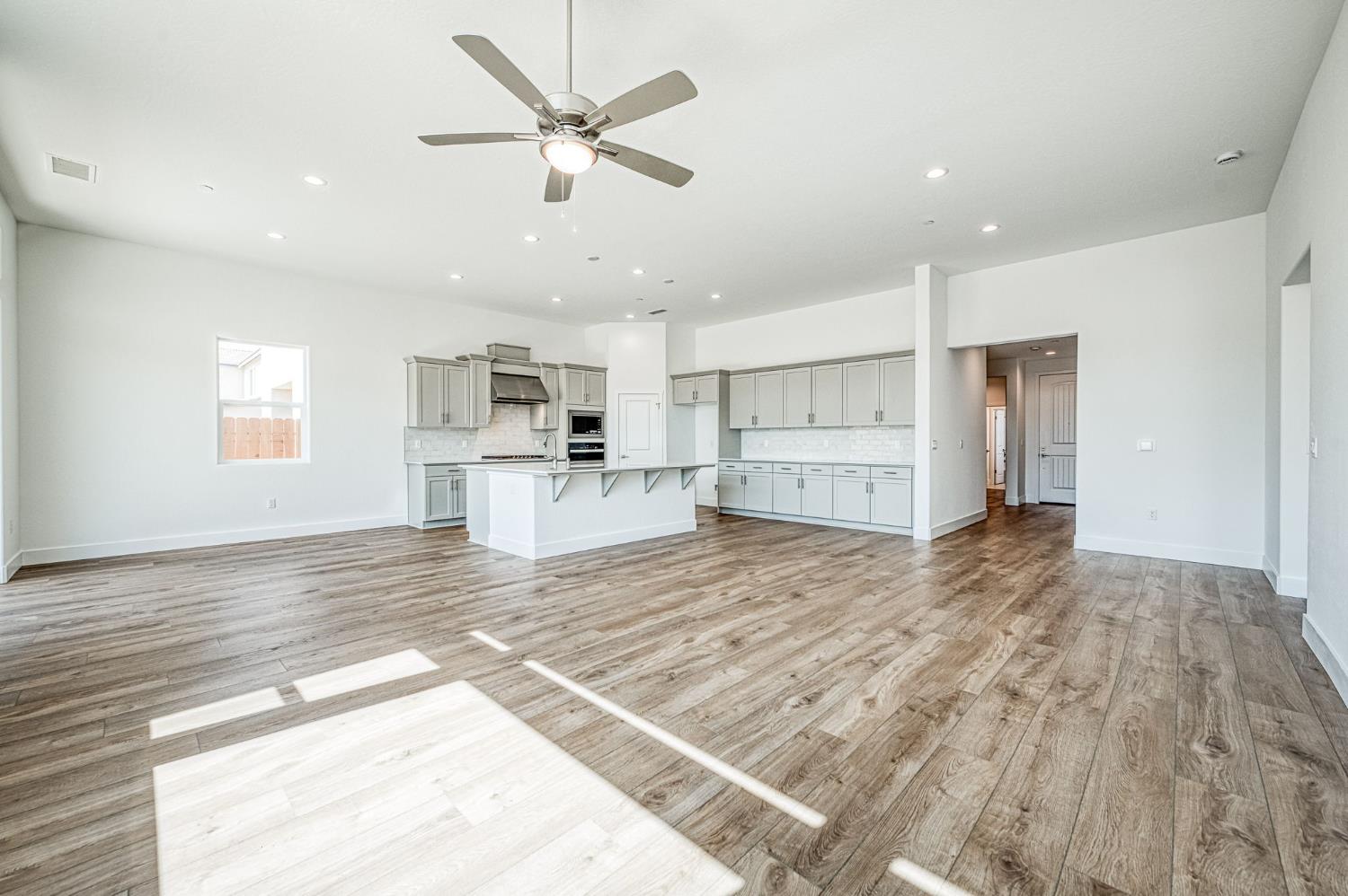 967 Talus Way S, Madera, CA 93636