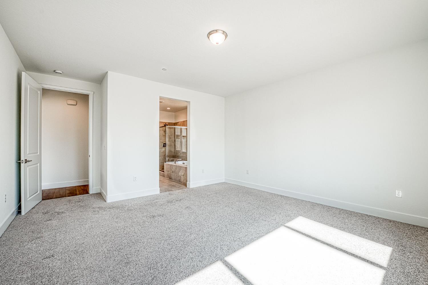 967 Talus Way S, Madera, CA 93636