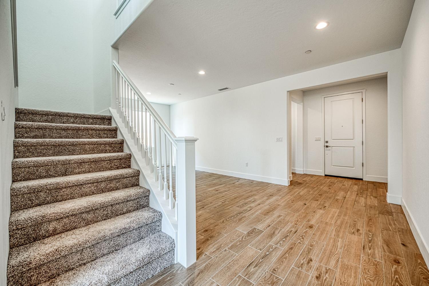 989 Talus Way S, Madera, CA 93636