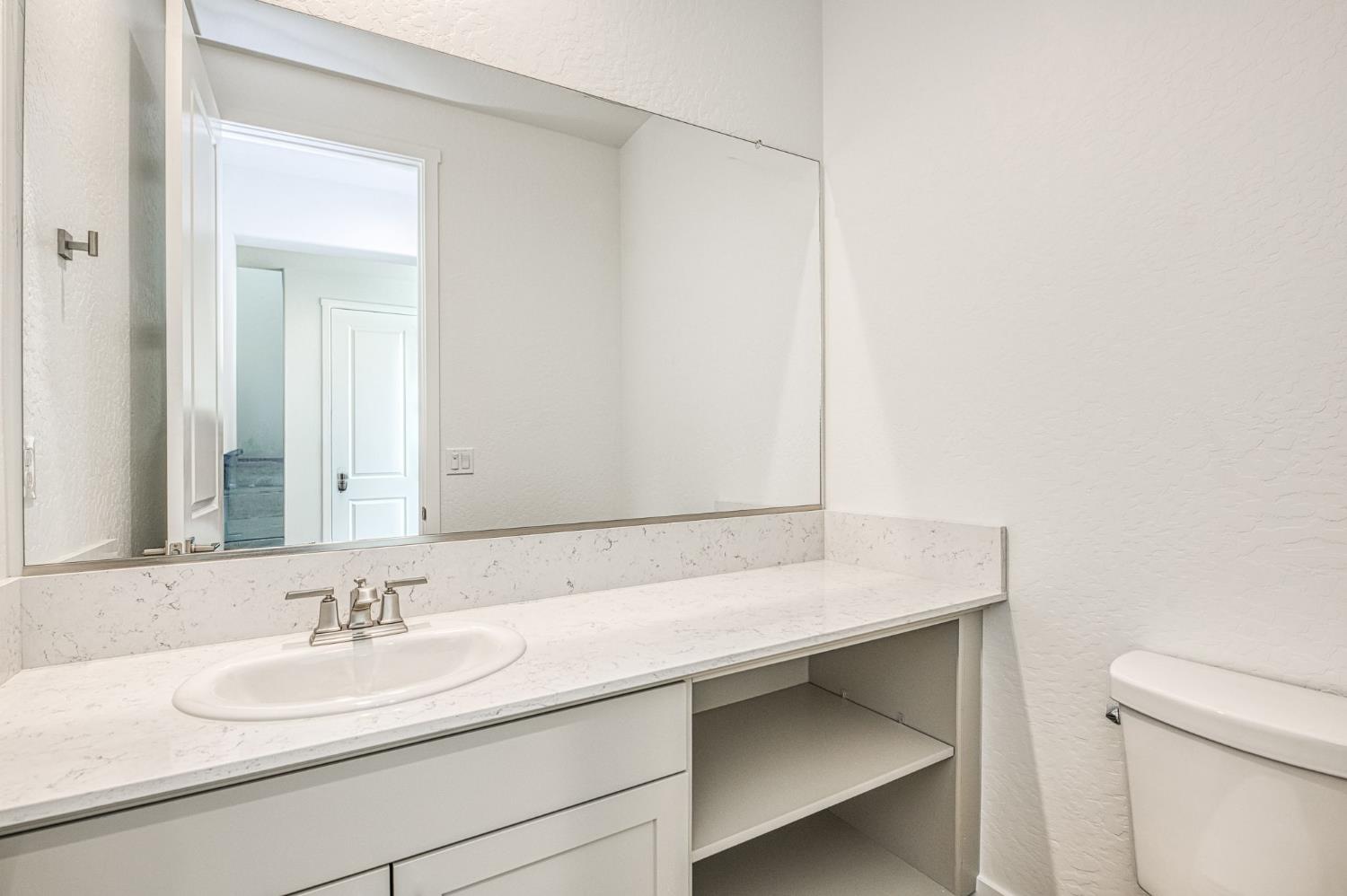 989 Talus Way S, Madera, CA 93636