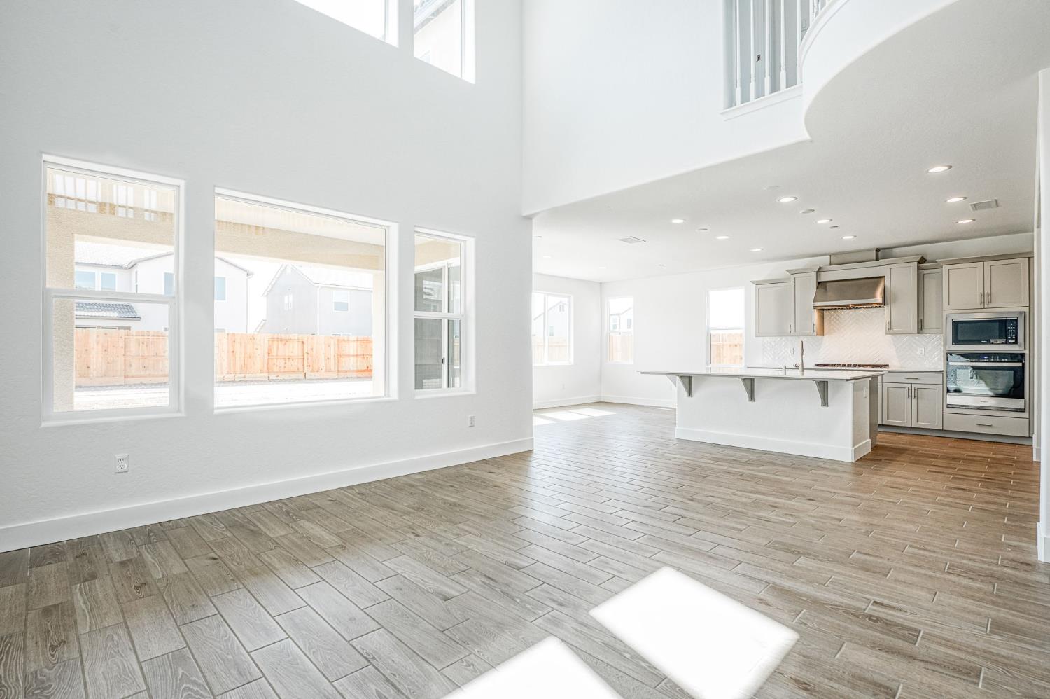 989 Talus Way S, Madera, CA 93636