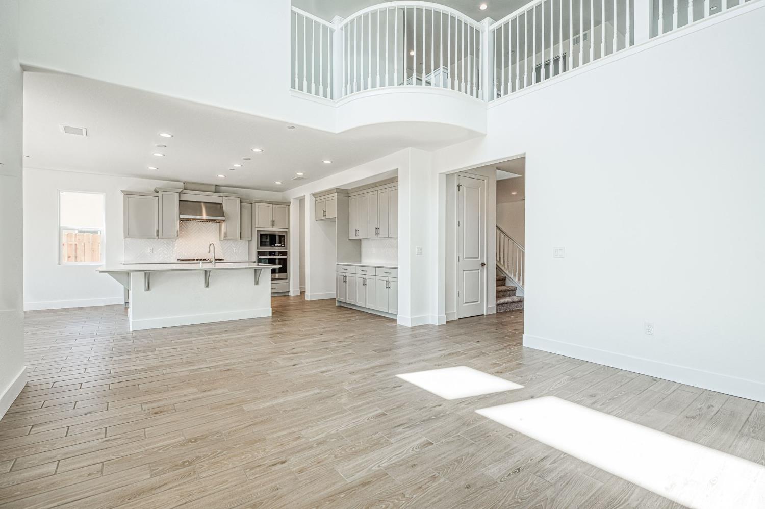 989 Talus Way S, Madera, CA 93636