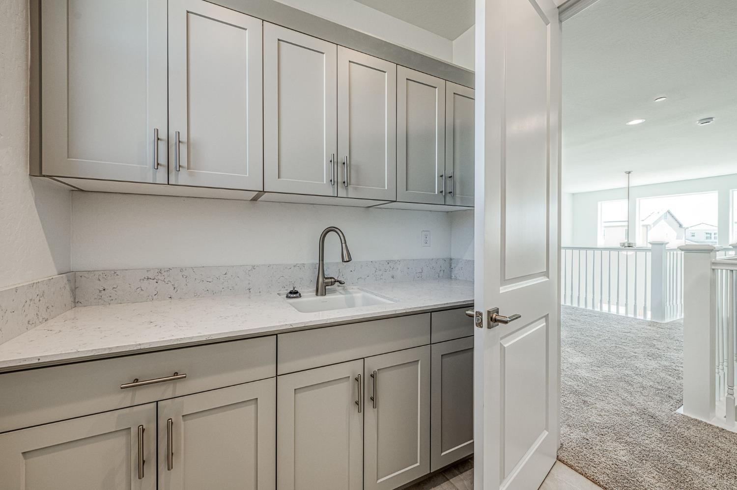 989 Talus Way S, Madera, CA 93636