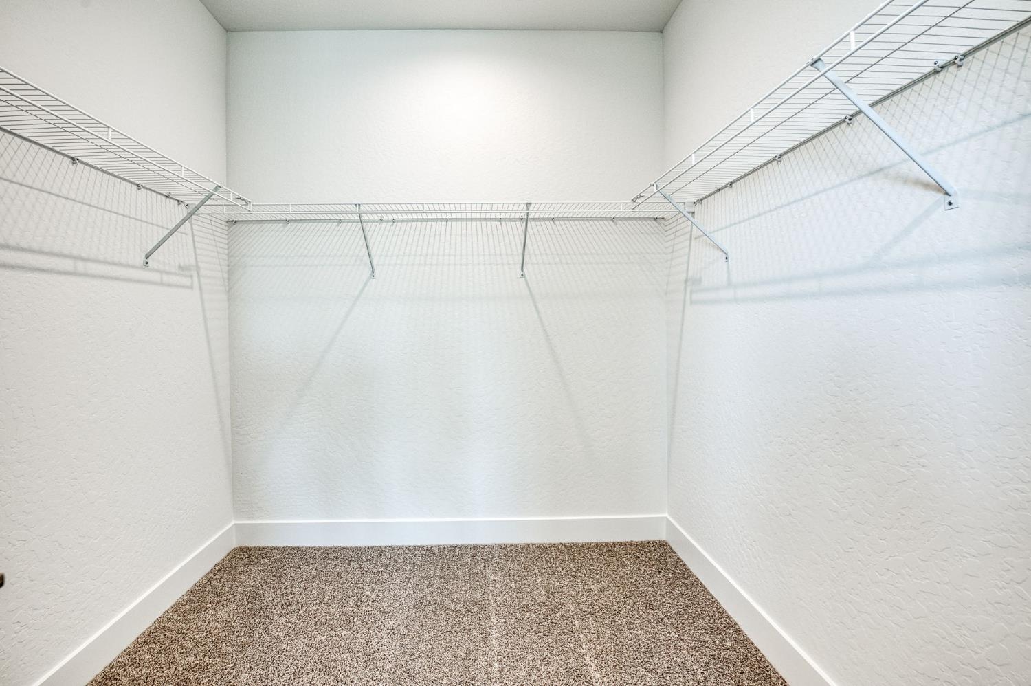 989 Talus Way S, Madera, CA 93636