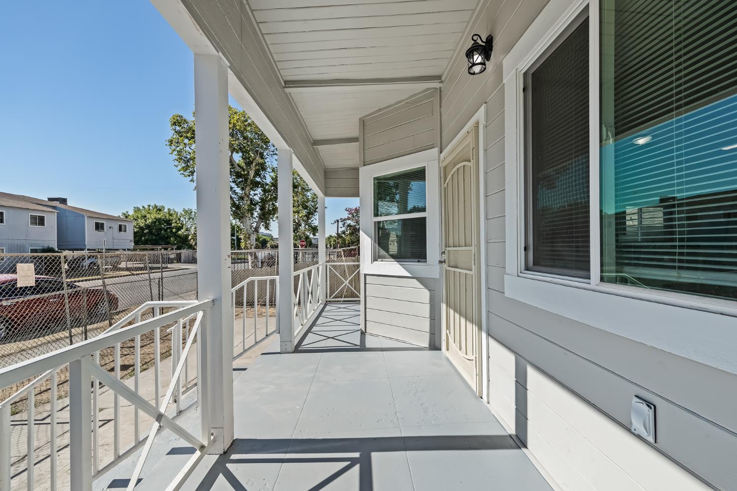 419 N Thesta, Fresno, CA 93701