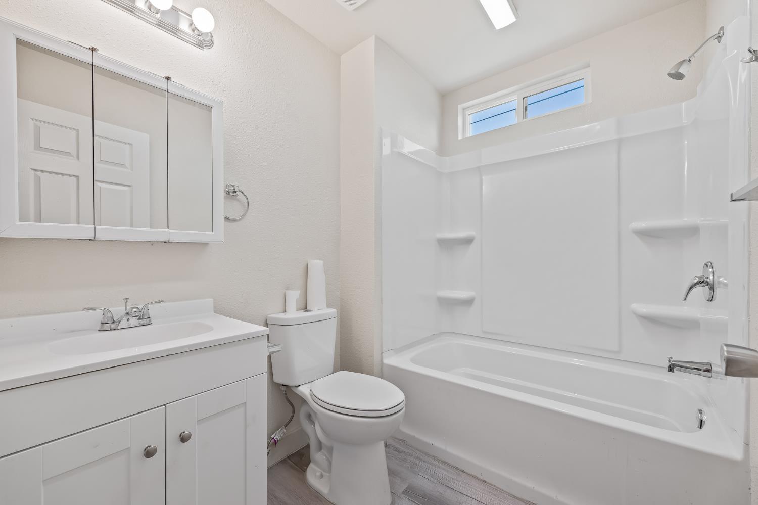 419 N Thesta, Fresno, CA 93701