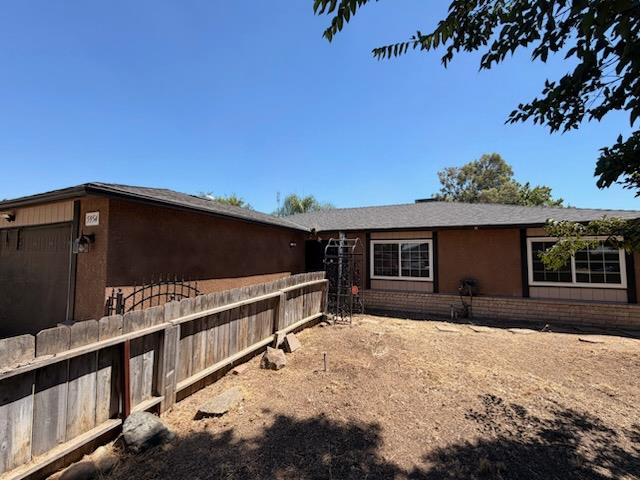 5954 E Pontiac Way, Fresno, CA 93727