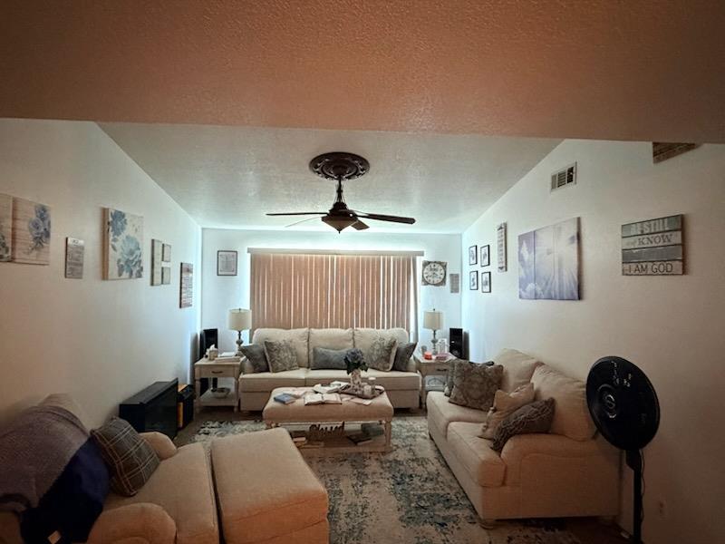 5954 E Pontiac Way, Fresno, CA 93727