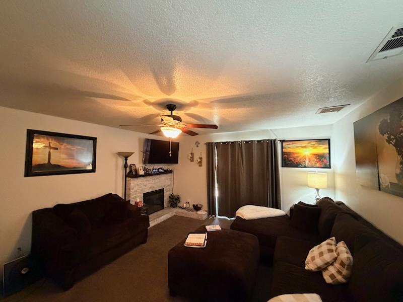 5954 E Pontiac Way, Fresno, CA 93727