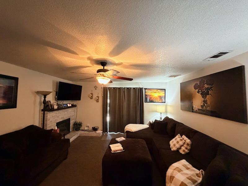 5954 E Pontiac Way, Fresno, CA 93727