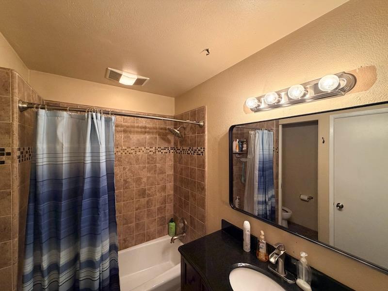 5954 E Pontiac Way, Fresno, CA 93727