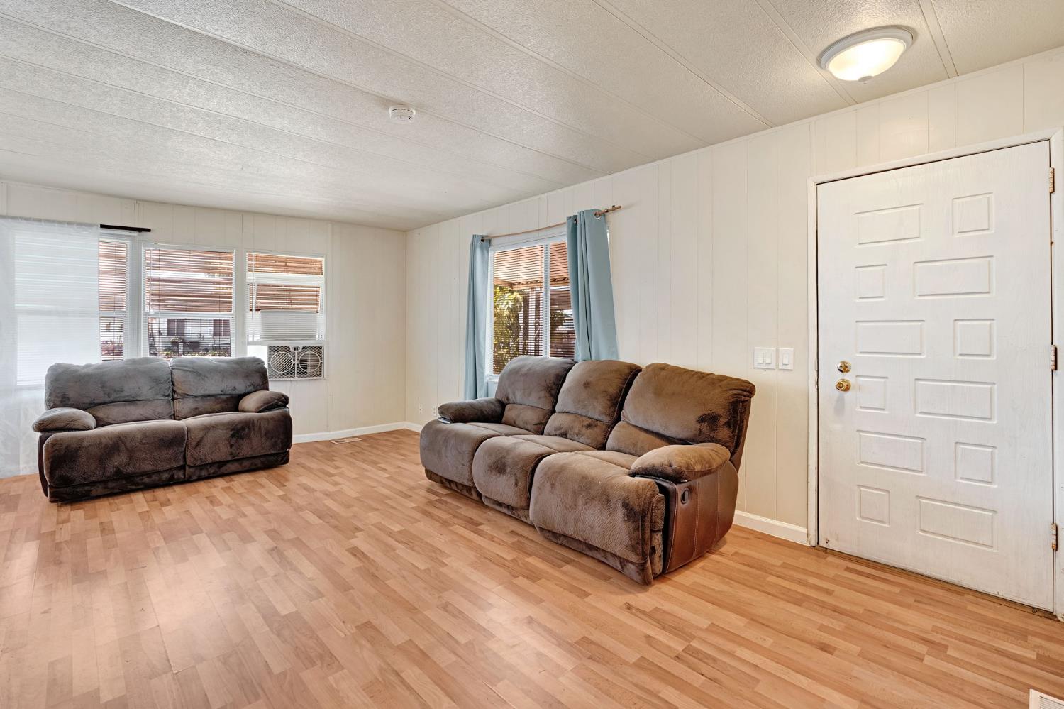 1218 E Cleveland Ave #161, Madera, CA 93638