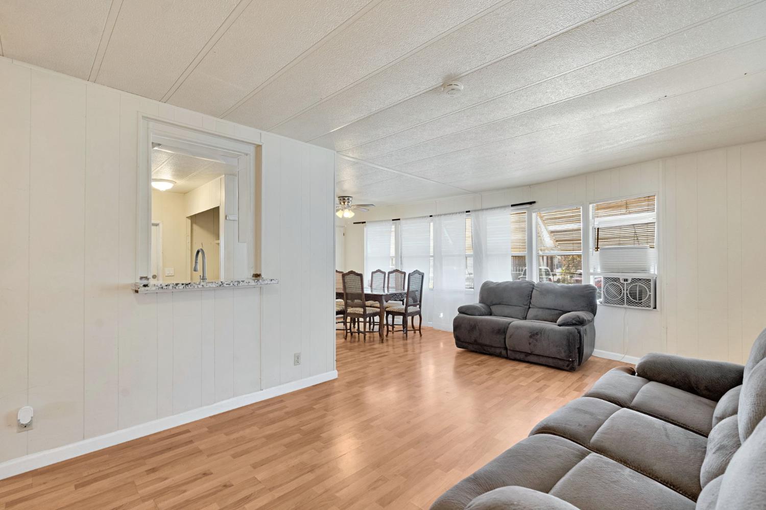 1218 E Cleveland Ave #161, Madera, CA 93638