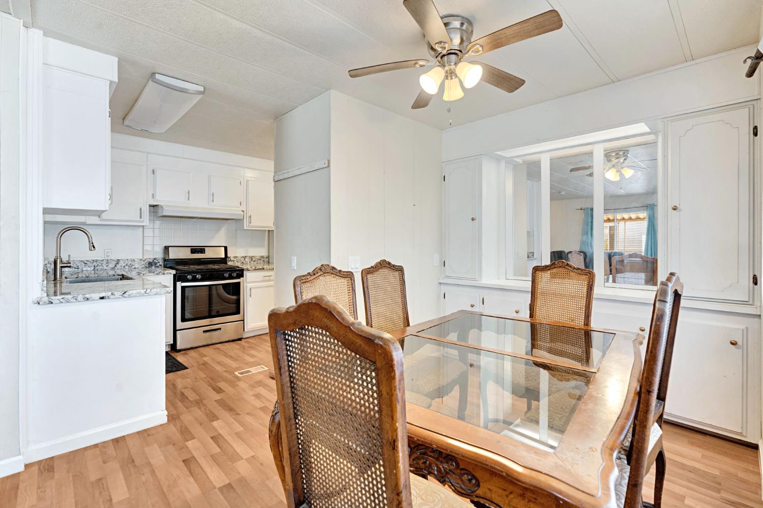 1218 E Cleveland Ave #161, Madera, CA 93638