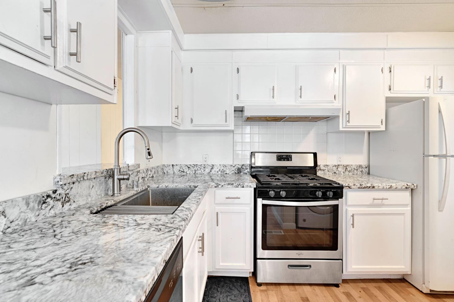 1218 E Cleveland Ave #161, Madera, CA 93638