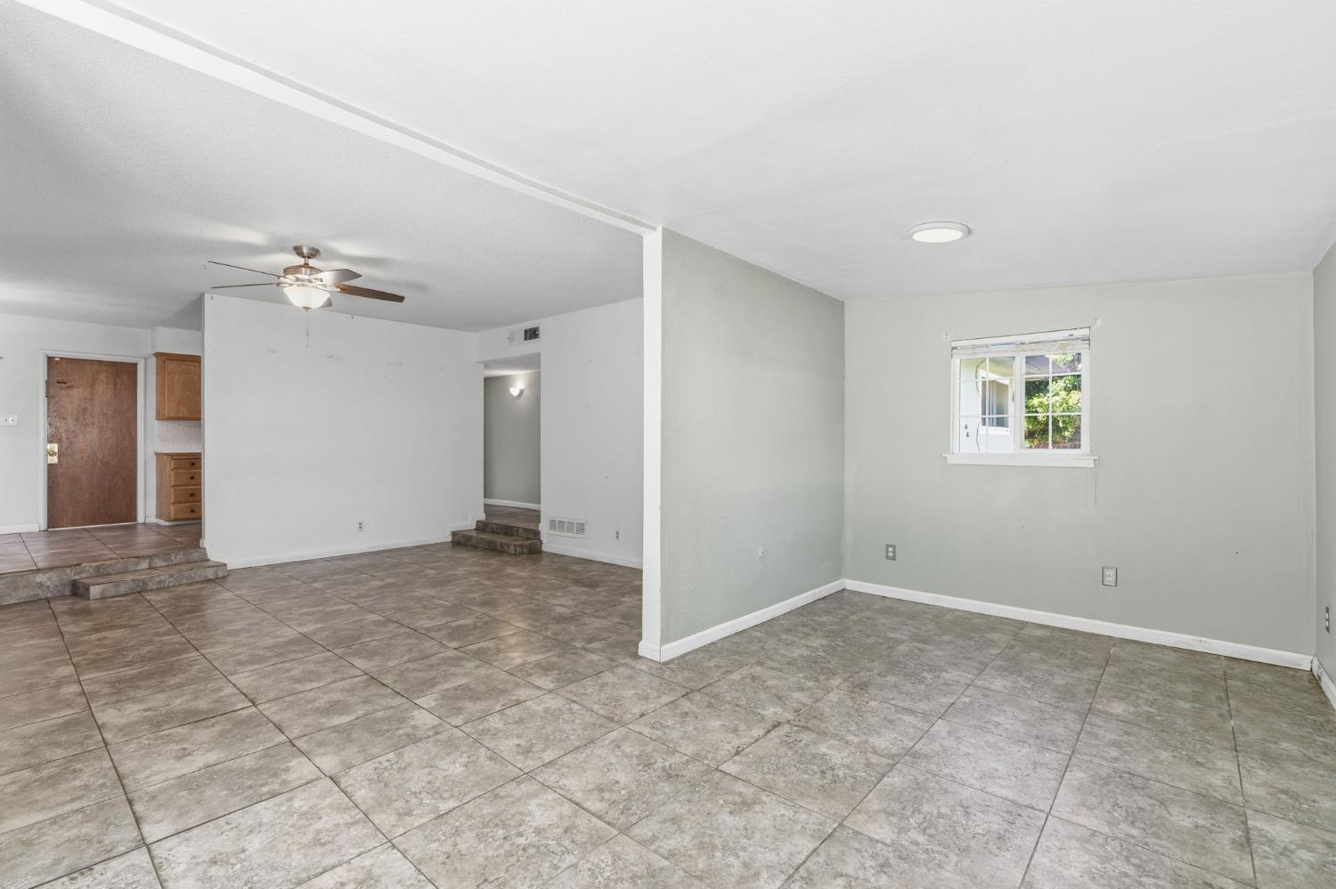 4462 N Barton Ave, Fresno, CA 93726