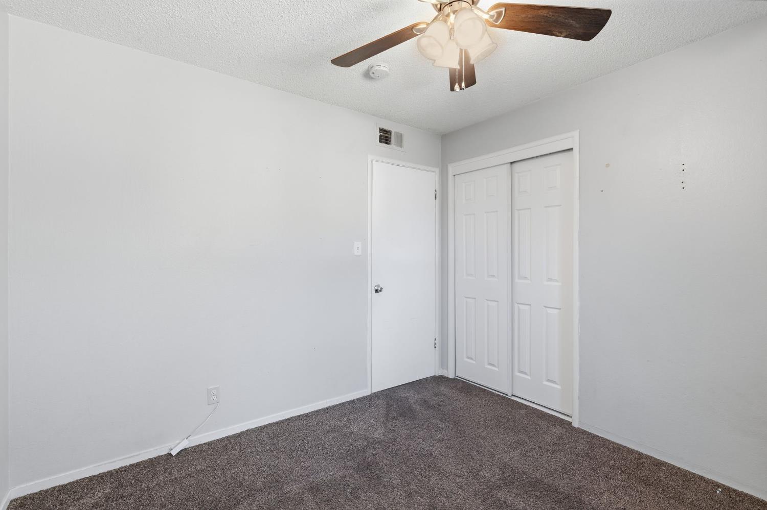 4462 N Barton Ave, Fresno, CA 93726