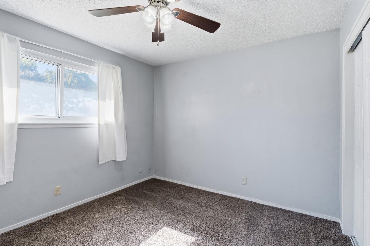4462 N Barton Ave, Fresno, CA 93726