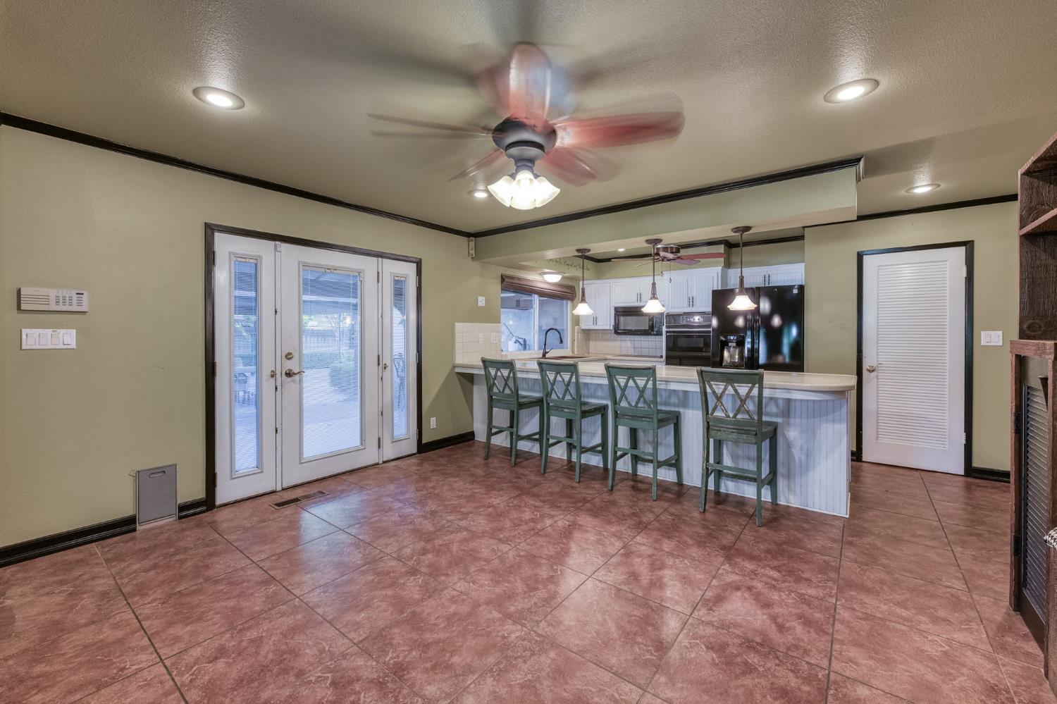 1411 W Sample Ave, Fresno, CA 93711