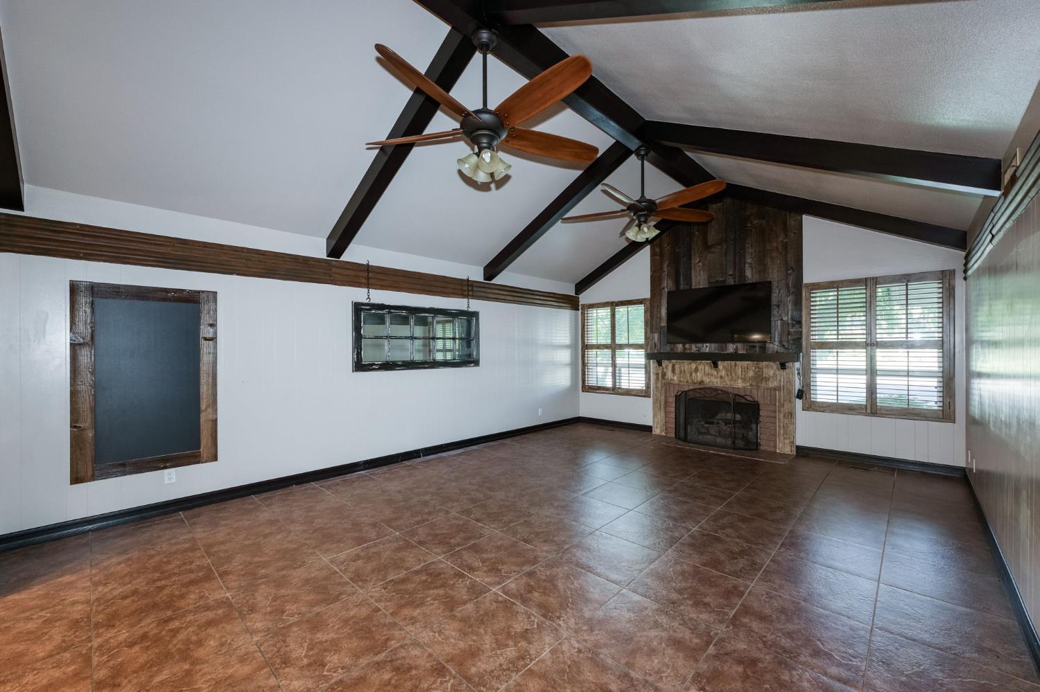 1411 W Sample Ave, Fresno, CA 93711