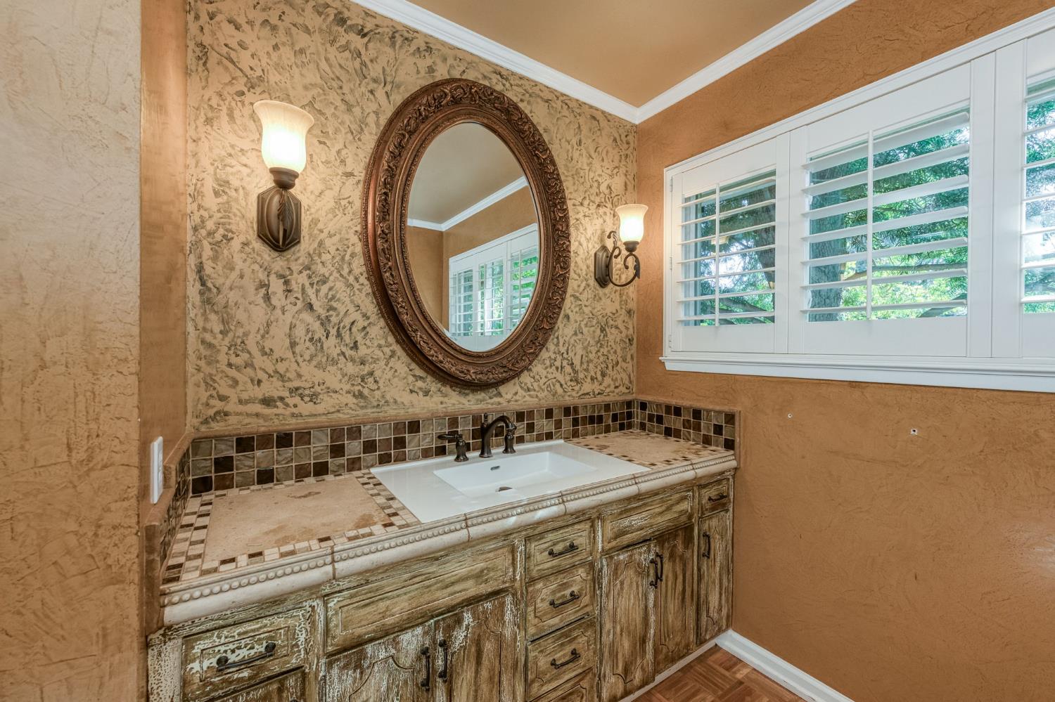 1411 W Sample Ave, Fresno, CA 93711