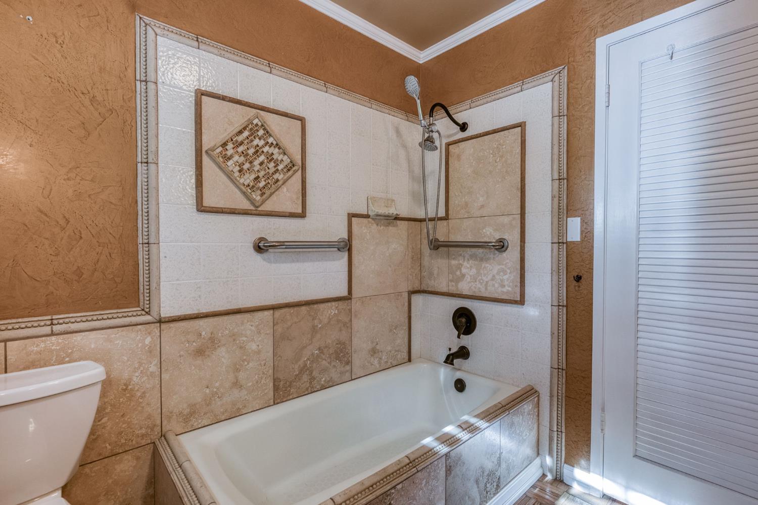 1411 W Sample Ave, Fresno, CA 93711