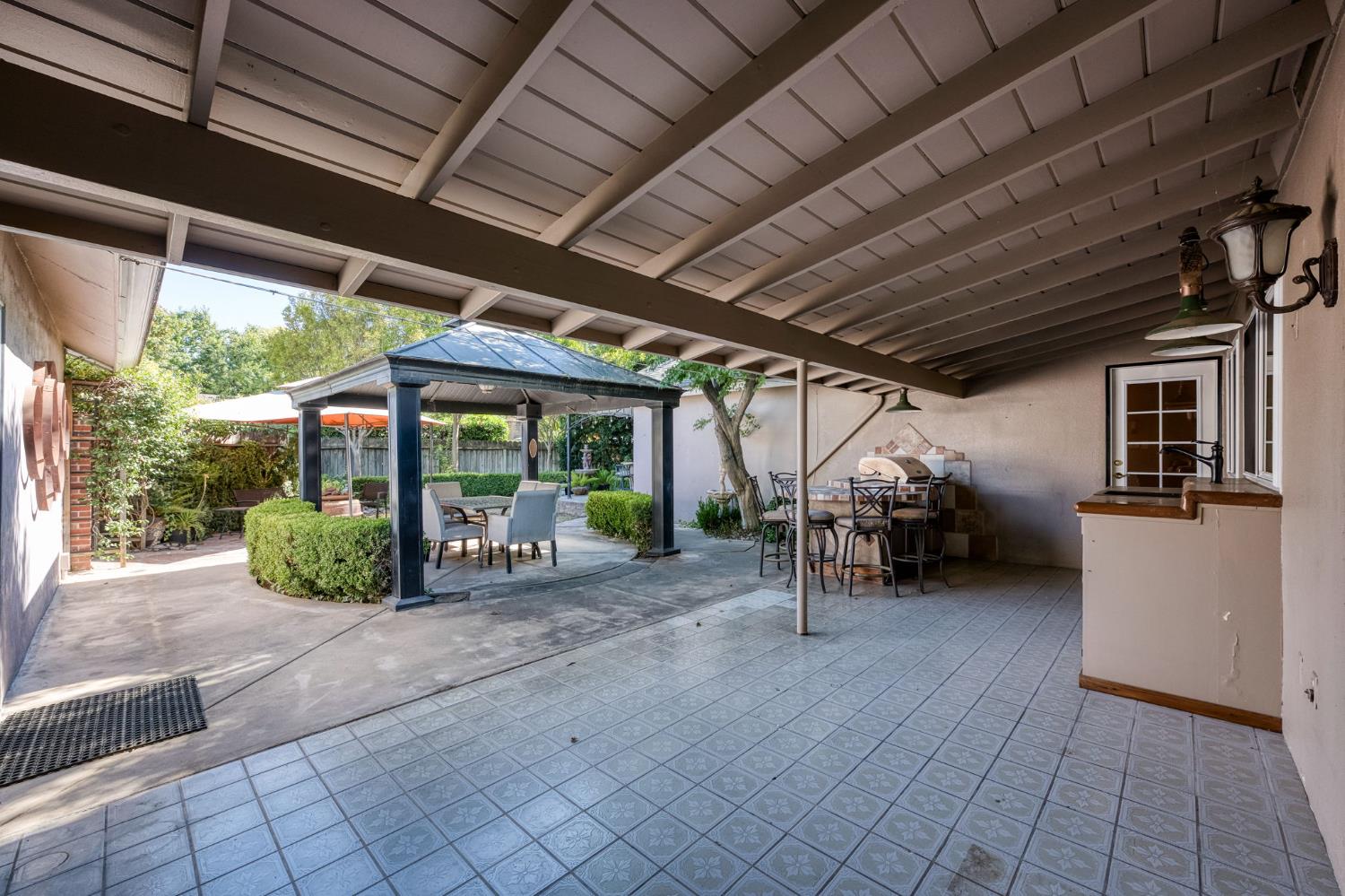 1411 W Sample Ave, Fresno, CA 93711