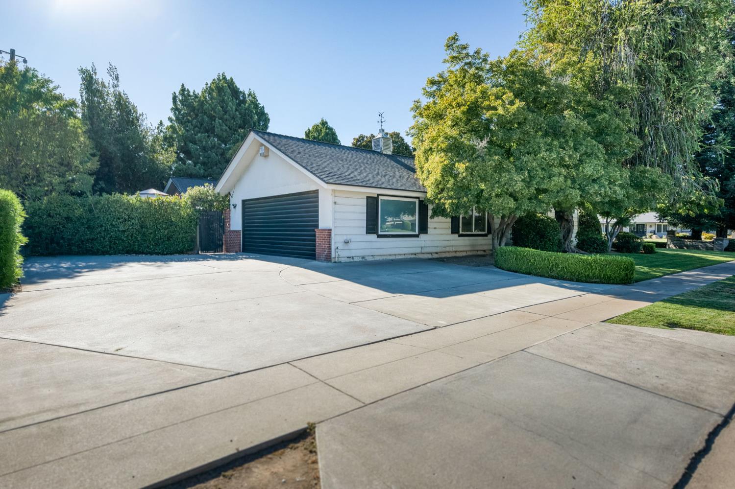 1411 W Sample Ave, Fresno, CA 93711