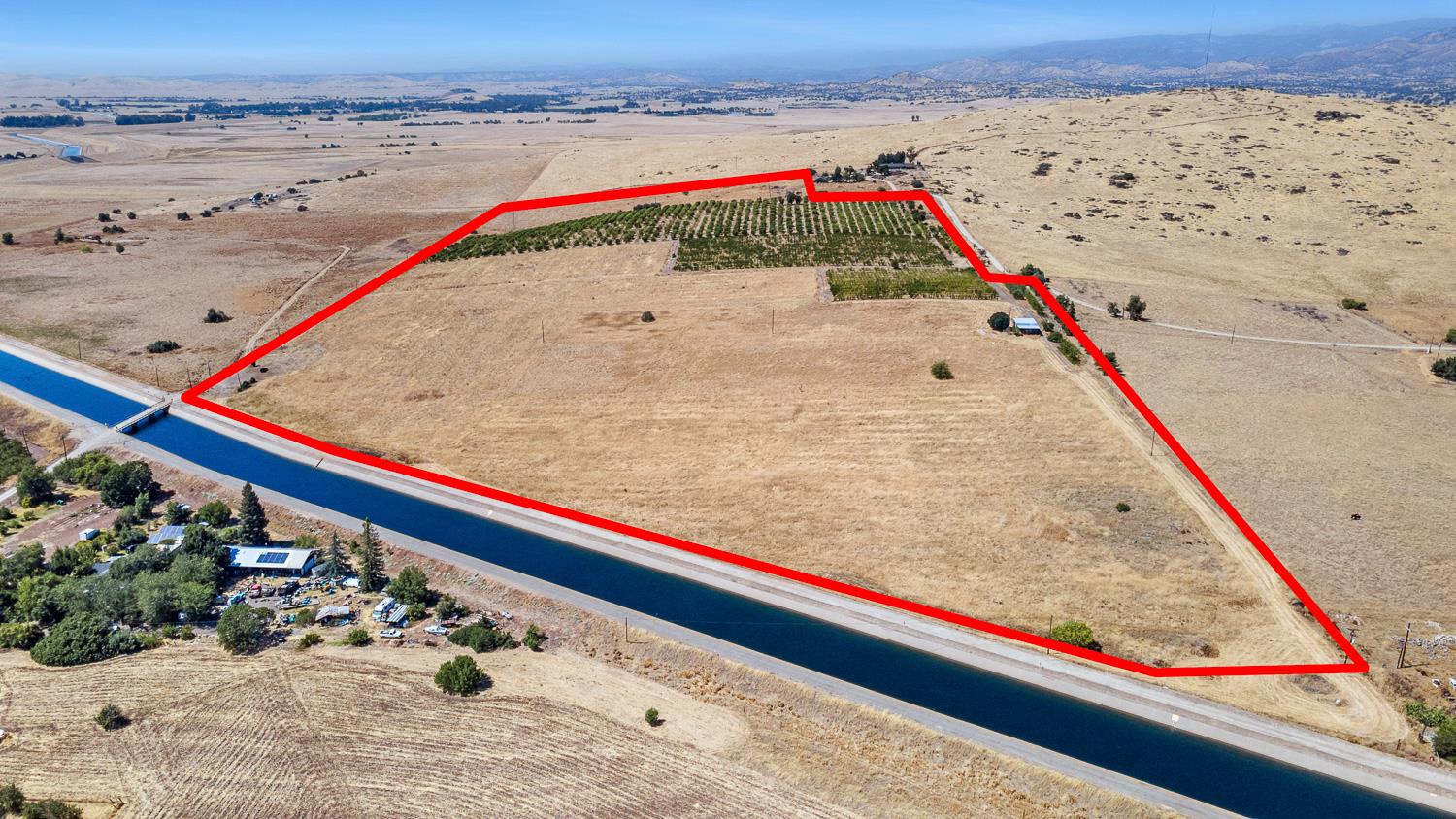 5374 N Zediker Ave, Sanger, CA 93657