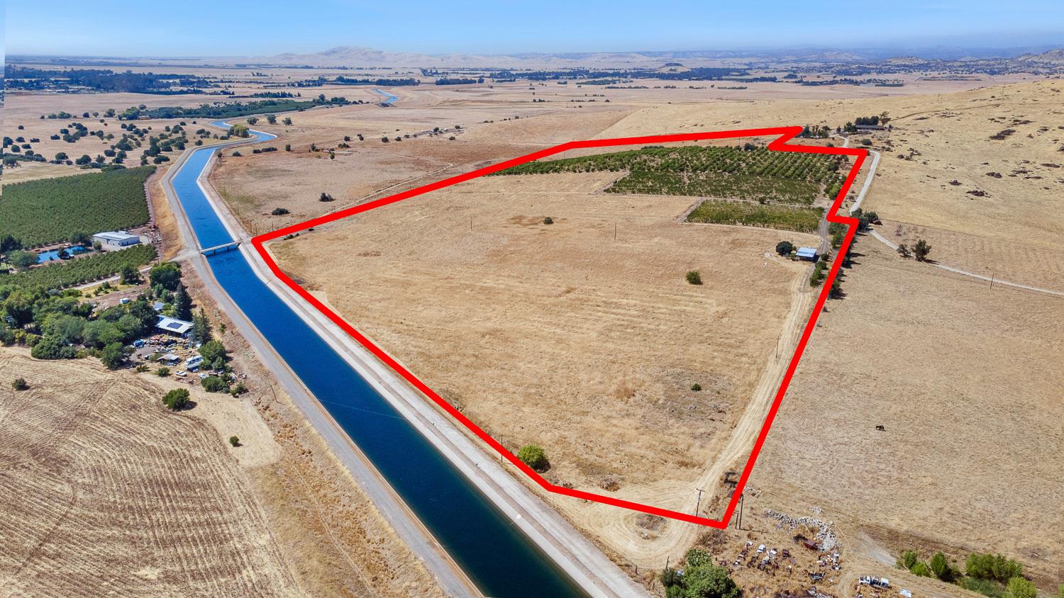 5374 N Zediker Ave, Sanger, CA 93657