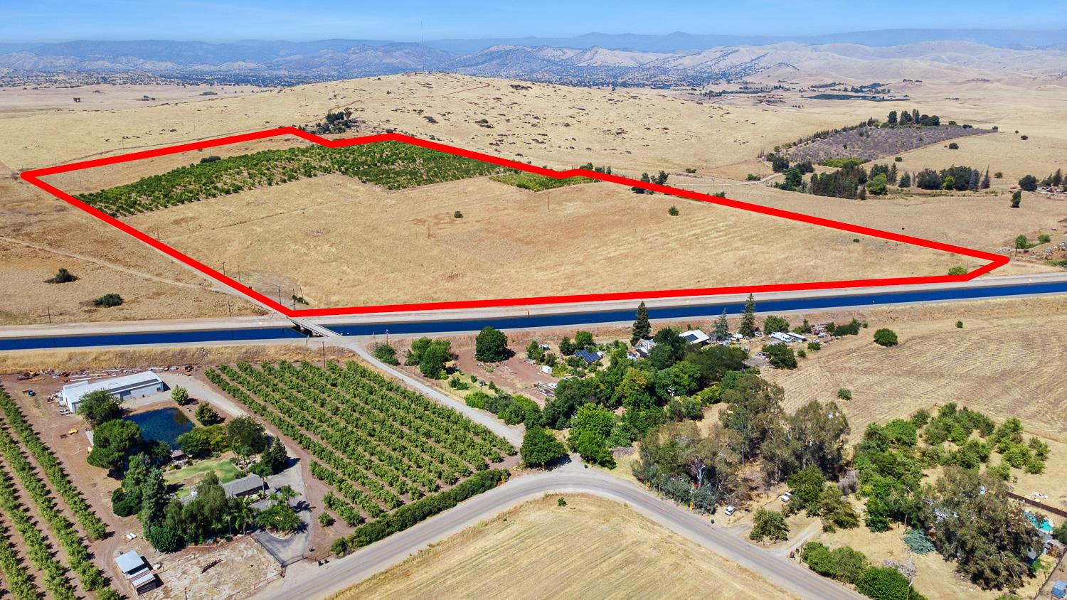 5374 N Zediker Ave, Sanger, CA 93657
