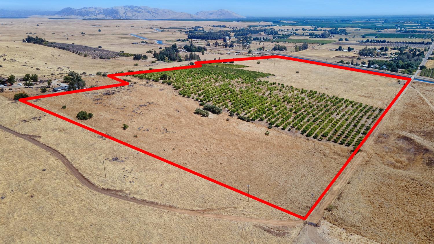 5374 N Zediker Ave, Sanger, CA 93657