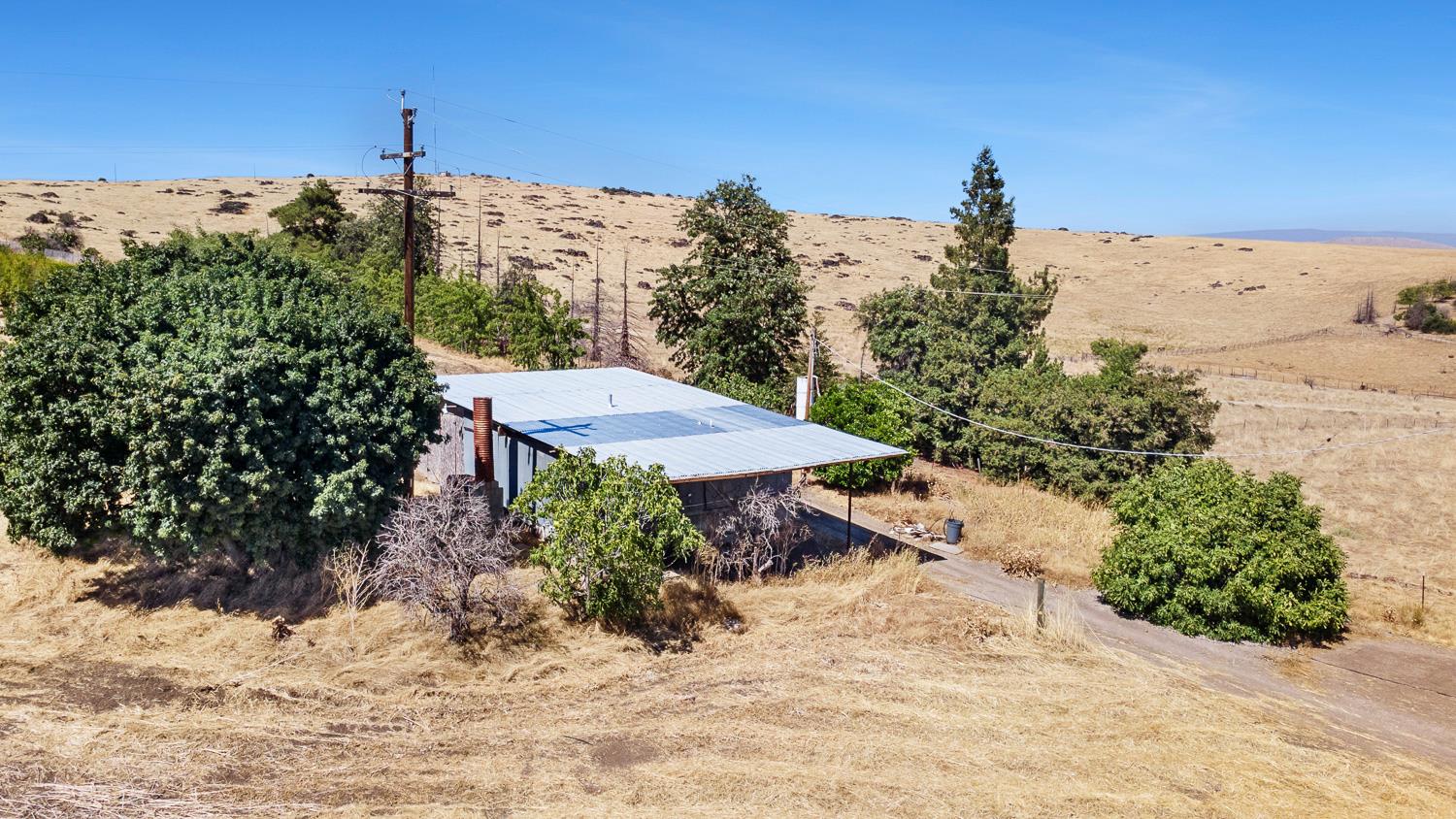5374 N Zediker Ave, Sanger, CA 93657